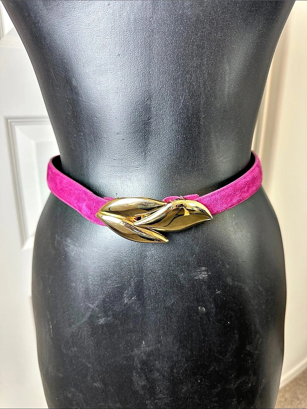 Motion East Fushia Pink & Gold Velvet Gold-Tone Buckle Belt Vintage